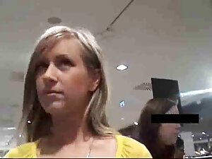 O una mujer con poll ...